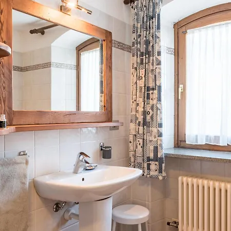 مزرعة للإقامة Maison Lo Triolet *