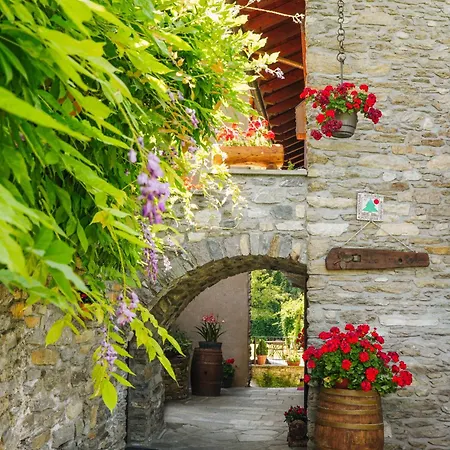 Maison Lo Triolet Farm stay Introd