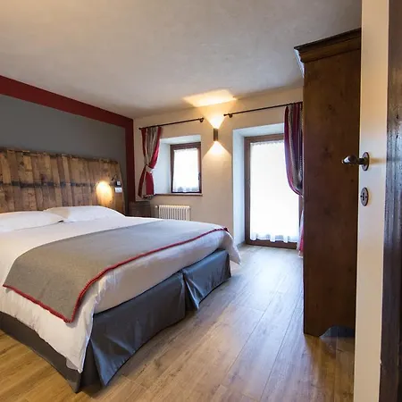 Maison Lo Triolet