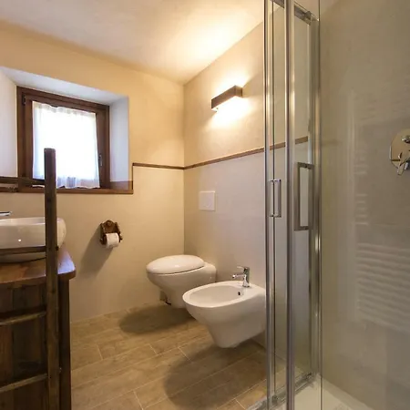 Maison Lo Triolet إينترود