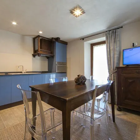 Maison Lo Triolet * Introd