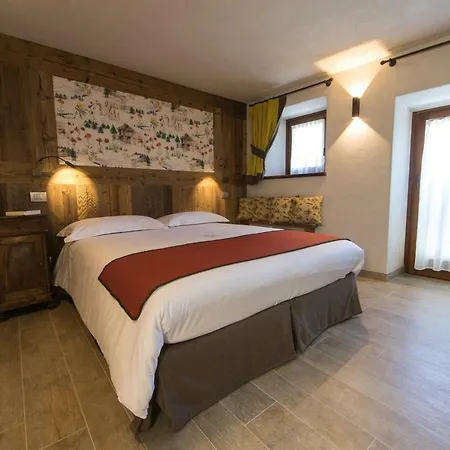 Maison Lo Triolet Introd