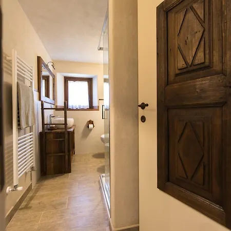 Maison Lo Triolet إينترود