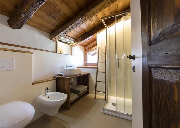 Maison Lo Triolet Introd