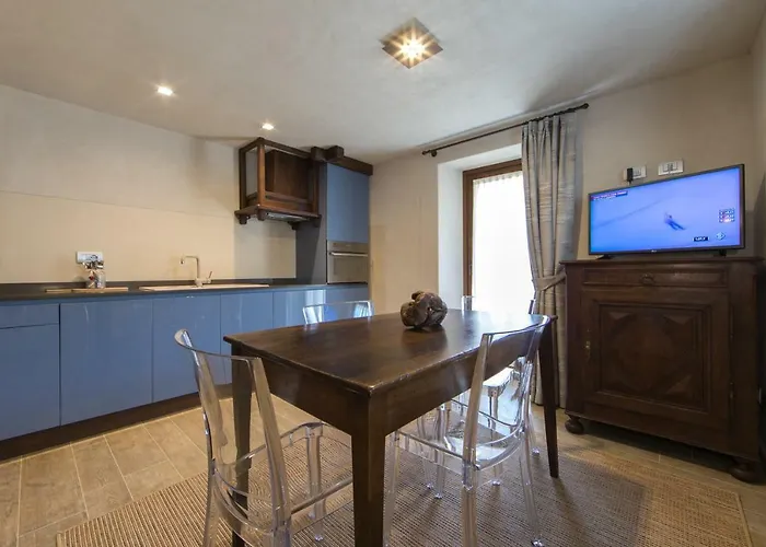 Maison Lo Triolet * Introd