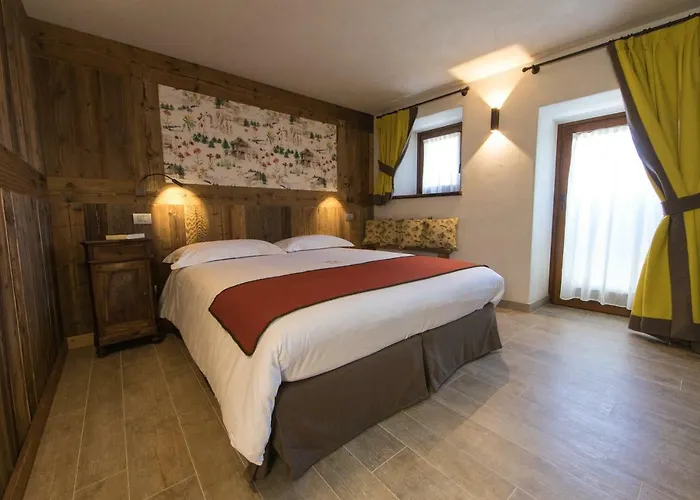 Maison Lo Triolet Introd